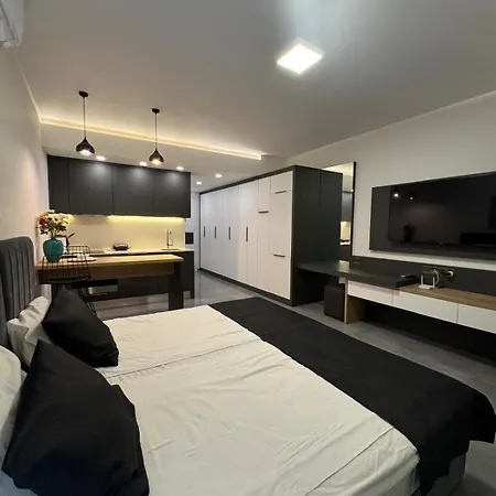 Apartament Courtyard Long *