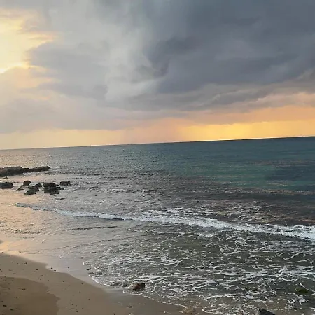 Courtyard Long Apartament *