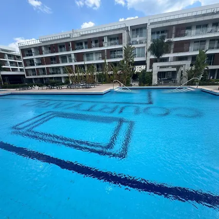 Courtyard Long Apartman *