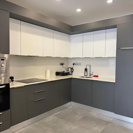 Apartman Courtyard Long *