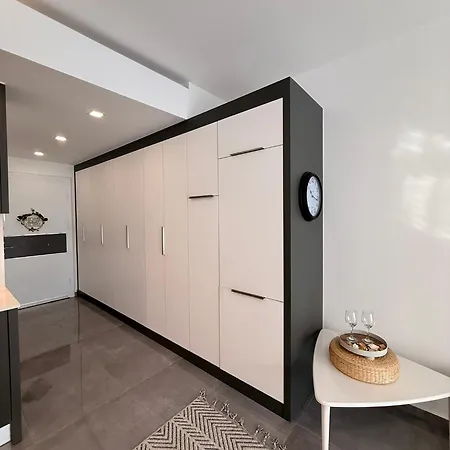 Courtyard Long Apartment
